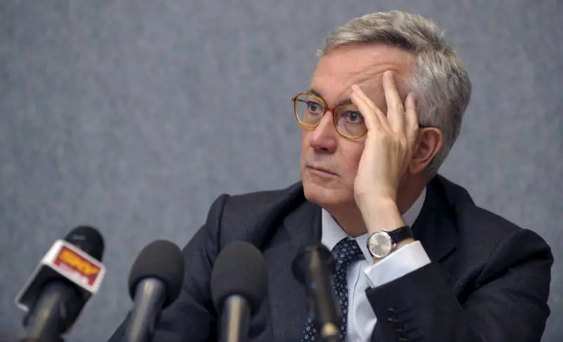 Tremonti: avanti  
con  Robin Tax e banche