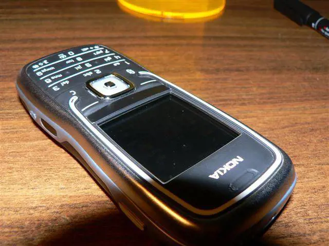 Cellulari "d'oro" dei consiglieri comunali di Napoli: indaga la Finanza