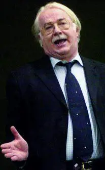 Plinio non molla: «Di chi era  lauto blu?»