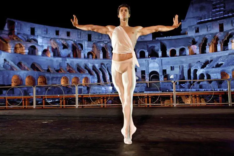 Bolle, magica notte 
Incanta al Colosseo