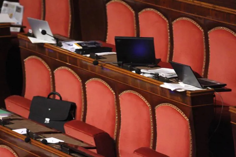 Senato, sì al blocca-processi. Pd sull'Aventino