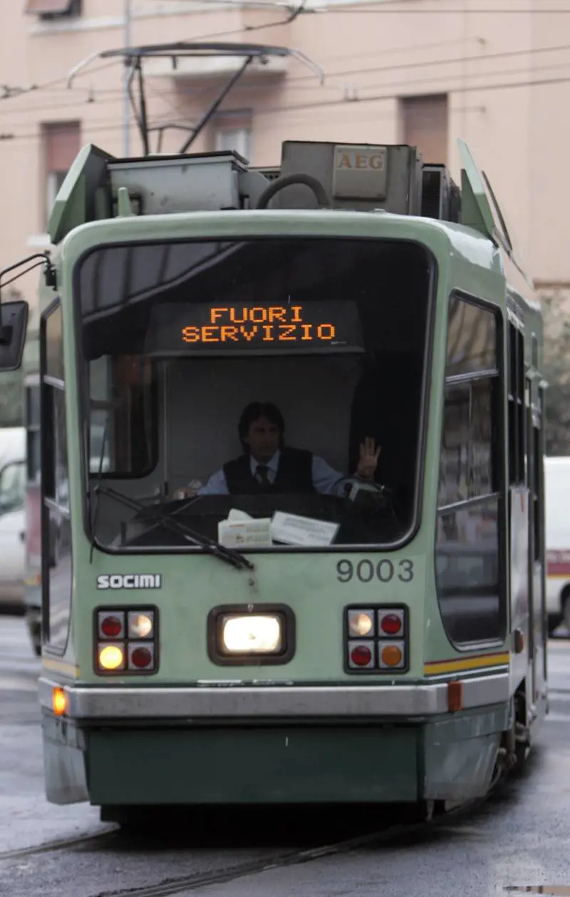 Lunedì fermi treni, tram e autobus