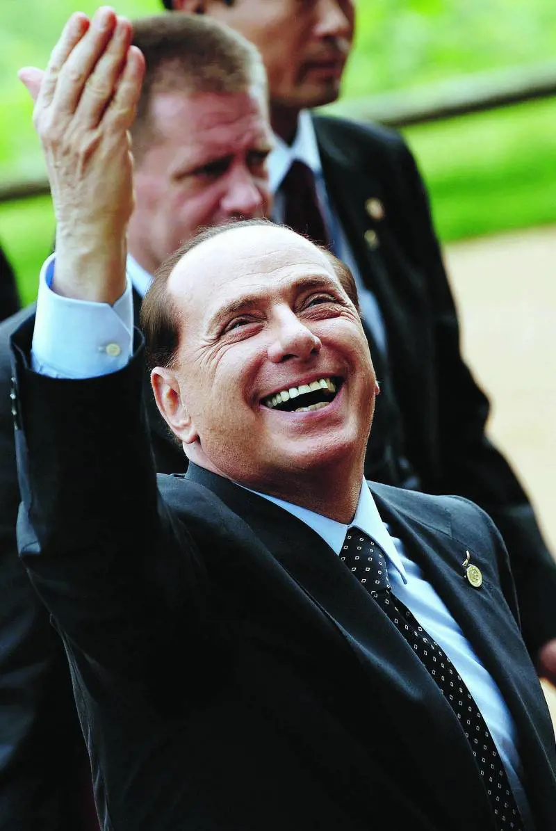 Berlusconi: «Al Paese servono fatti, non manifestazioni»