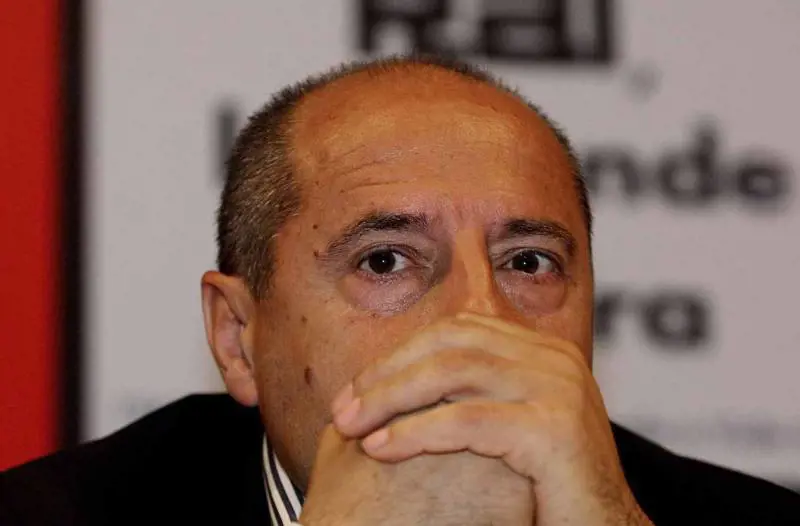 Blitz al cda della Rai  
trasferito Saccà 
Il manager: ricorrerò