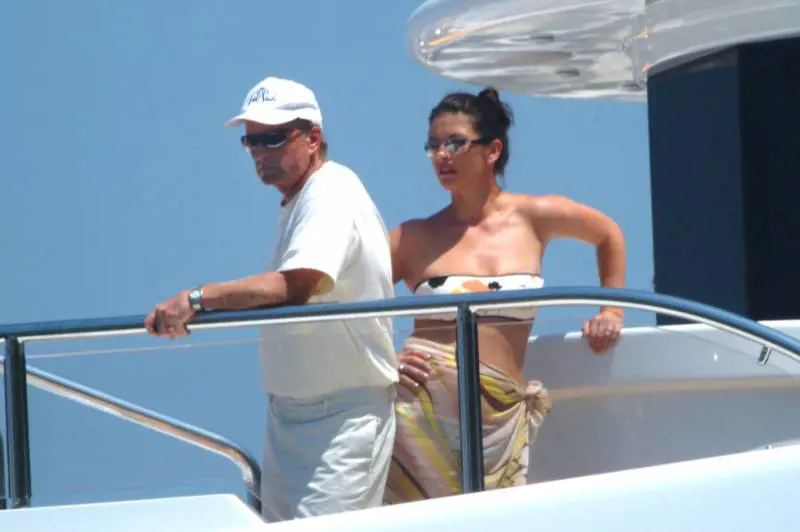 L'alfabeto dei ricchi e cafoni: 
dalla A alla Zeta Jones