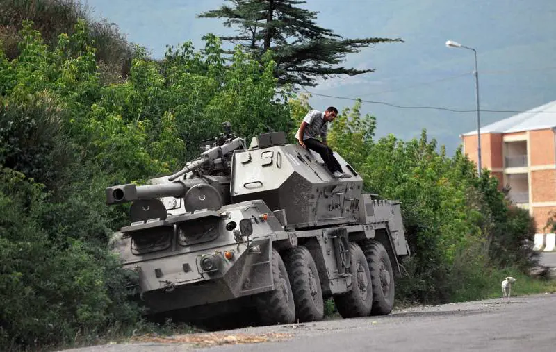 Stop all'invasione 
Sì di Mosca e Tbilisi 
al "piano Sarkozy"