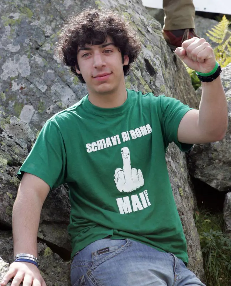 Bossi: "Renzo delfino? È ancora una trota..."