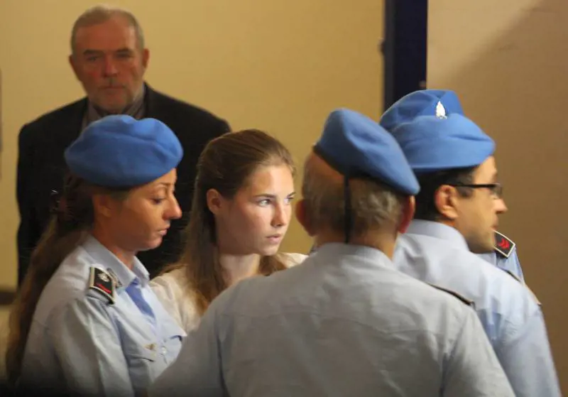 Mez, Amanda in aula 
Rito abbreviato a Guede