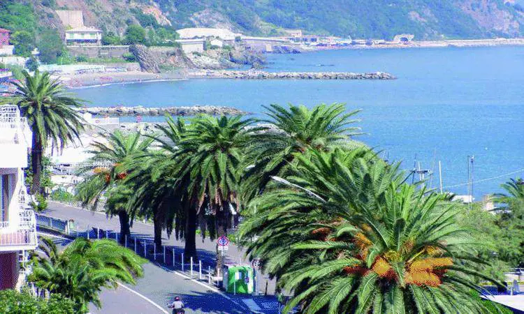 Arenzano, in biblioteca meglio i cani del Giornale