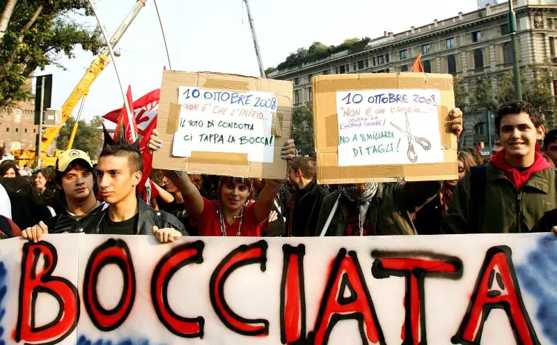 Scuola, studenti in piazza 
contro la riforma Gelmini