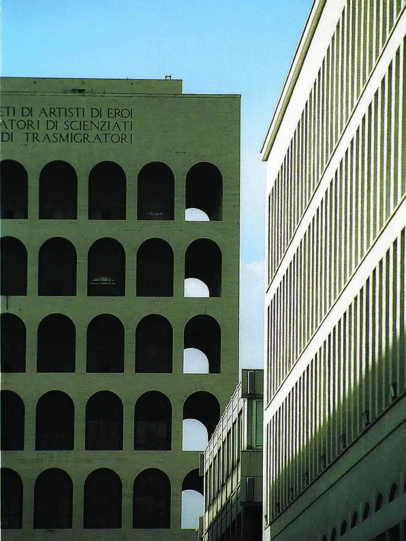 L’Eur si rifà il «look» Riaprono luna park e Colosseo quadrato