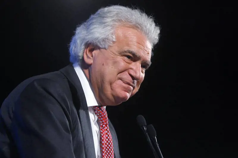 Un sì per acclamazione. E Forza Italia  vota l’ingresso nel Pdl