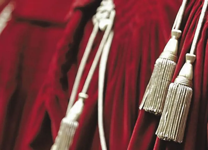 Riforme, alt di Napolitano sulla Costituzione 
Alfano: "Il pacchetto giustizia slitta a gennaio"