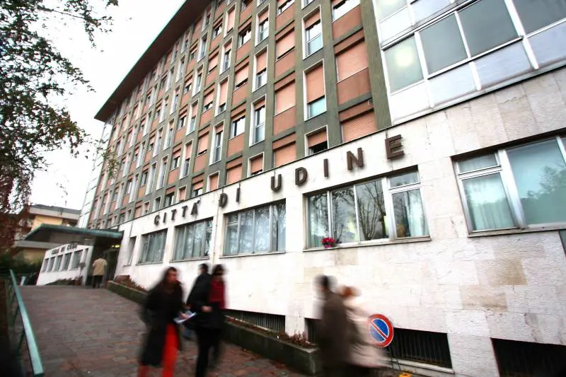 Caso Eluana, il giudice: "Sentenza esecutiva" 
La clinica di Udine annuncia: Eluana morirà qui