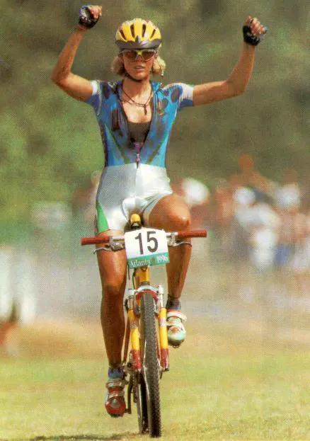 Paola Pezzo, due ori nel décolleté e tanta voglia di pedalare