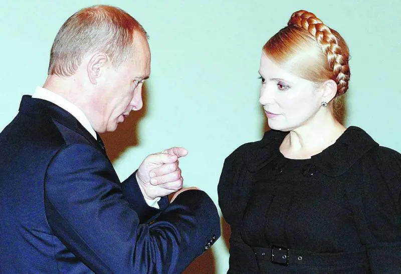 Fumata bianca a Mosca, soluzione più vicina Conclusi nella notte i colloqui Mosca-Kiev, lunedì ci sarà la firma sull’accordo per la ripresa delle forniture dal territorio ucraino. Ue «insoddisfatta». Berlusconi annuncia: «L’Italia acquisterà dire