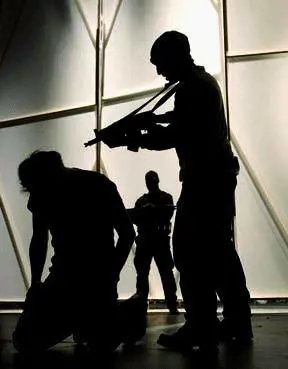 Teatro dell’Archivolto Terroristi in sala vietati ai minori e alle donne incinte
