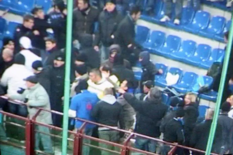 Scontri prima del derby: 
in cella 7 ultras del Milan