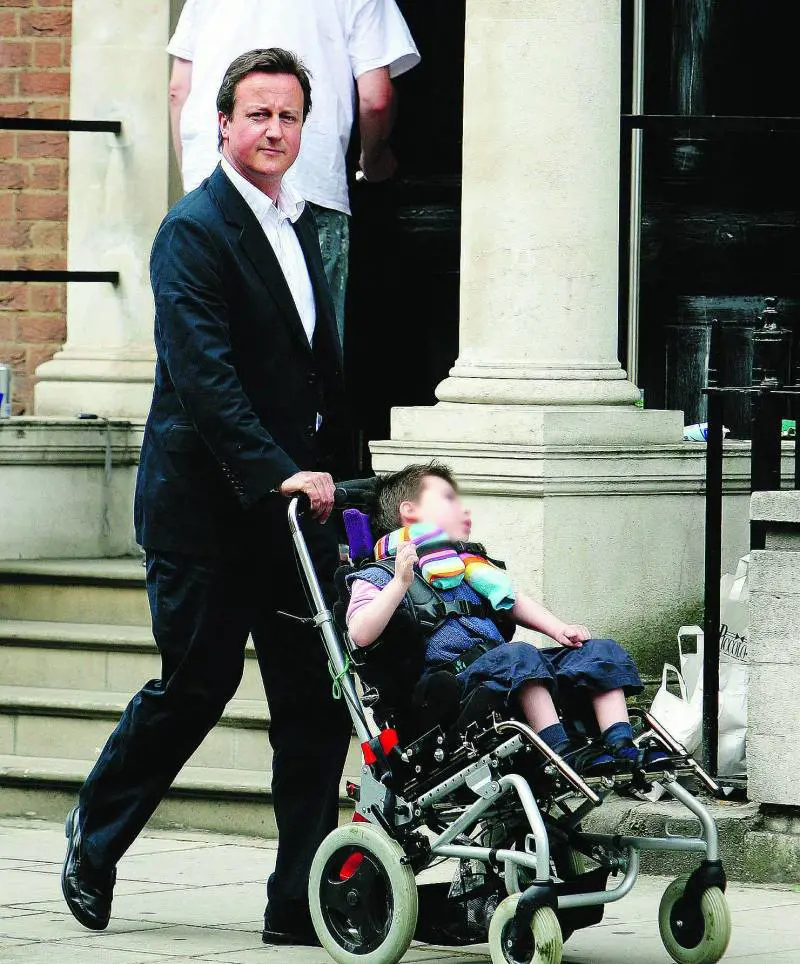 Muore il figlio di Cameron il leader che dice:  la famiglia prima di tutto