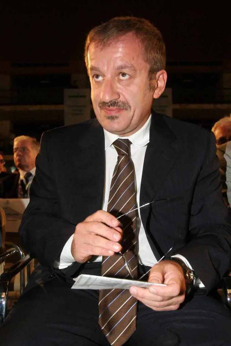 Immigrazione, Maroni: "Un Cie in ogni regione"