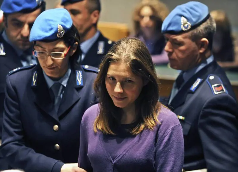 Meredith, Amanda: "Presa a schiaffi da agenti"