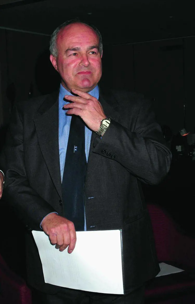 «La Fiera di Milano sotto lattacco della Fondazione» Si accende la partita per il rinnovo dei vertici della spa e lEnte dirotta 40 milioni. Il presidente: «Decisione strumentale»