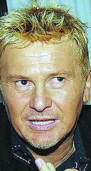 Tra parole e musica recita Ron