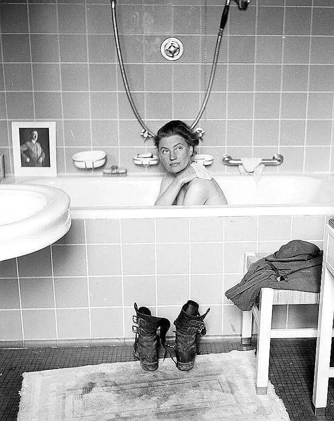 Obiettivo su orrore e vita quotidiana