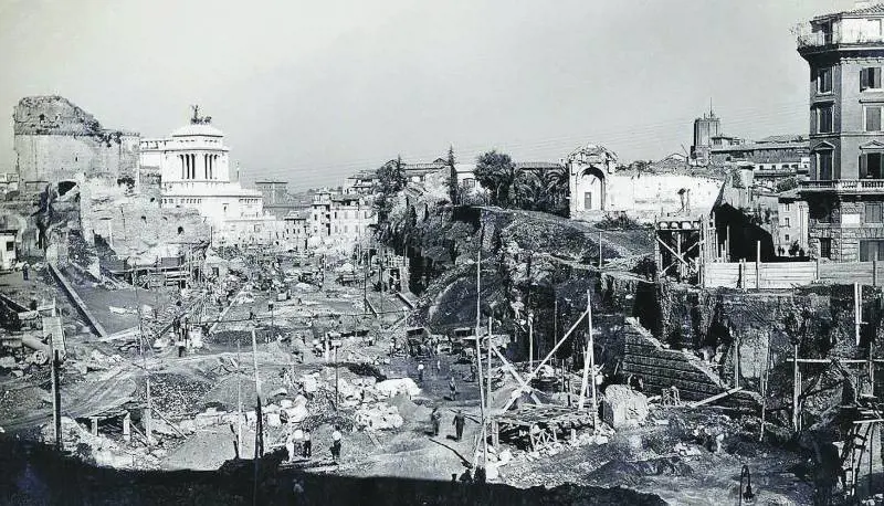 Quella via dei Fori lunga millenni