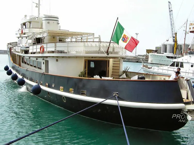 A Imperia sfila il lusso 
degli yacht d'epoca