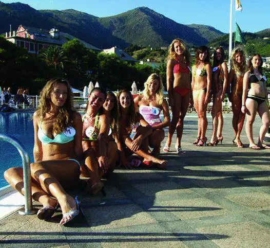 Arenzano Lo show delle sirenette