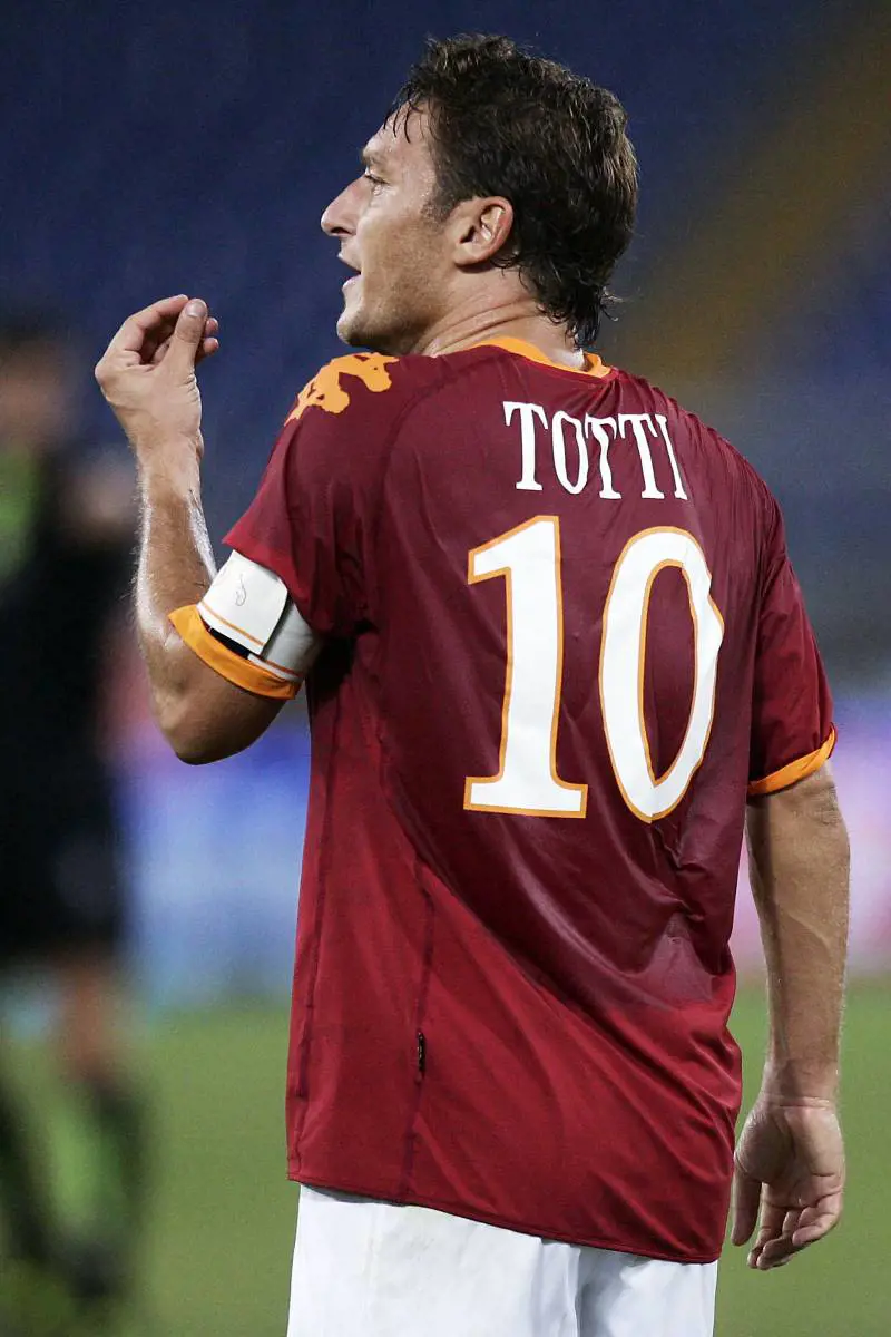 Clamoroso a Roma: dopo 20 anni Totti non è più un dio