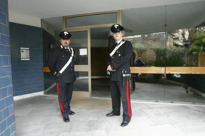 Pensionato ucciso in casa con una bottigliata