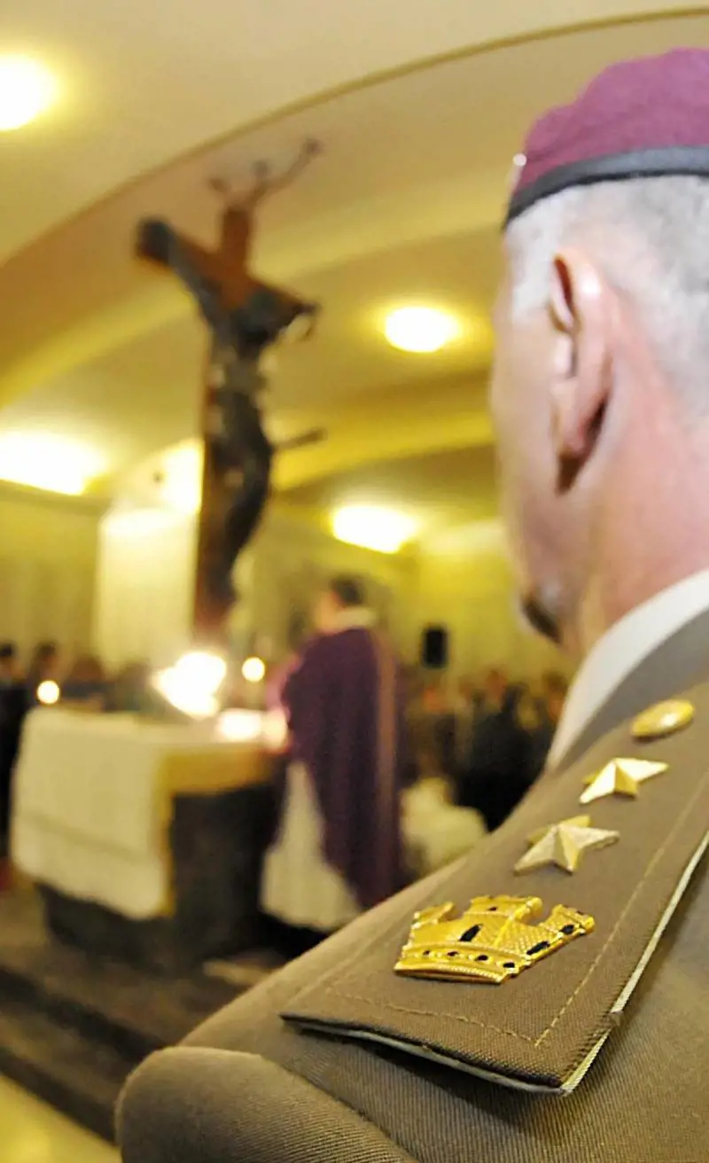 Il don impartisce la maledizione ai parà uccisi