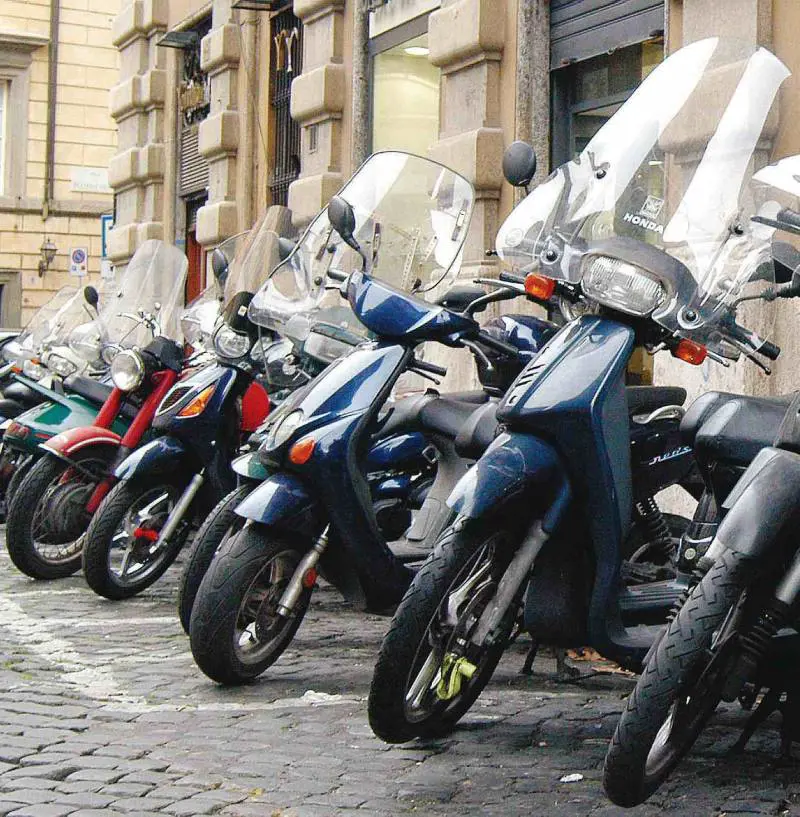 Contributi fino a 2mila euro per chi cambia il motorino