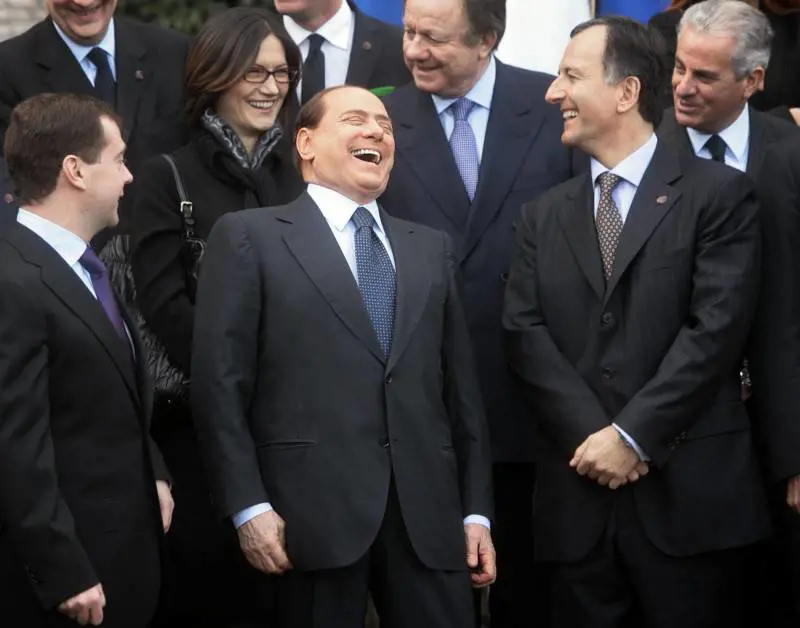 Berlusconi-Fini: ancora silenzio E sui processi Udc pronta allok