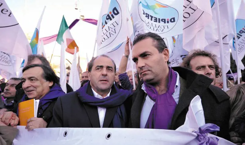 Si scrive NoB-day, si legge Italia dei valori 
La grande bufala "viola" di Tonino