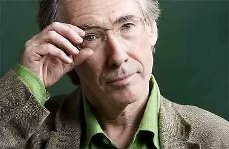 È uno scienziato sessista il nuovo 
eroe dello scrittore Ian McEwan
