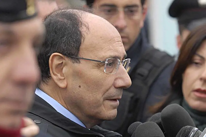 Web, slitta il dl. Schifani: "Facebook pericoloso" 