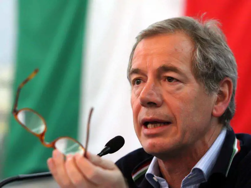 Parla la massaggiatrice di Bertolaso 
Il sottosegretario: non finirò nel fango