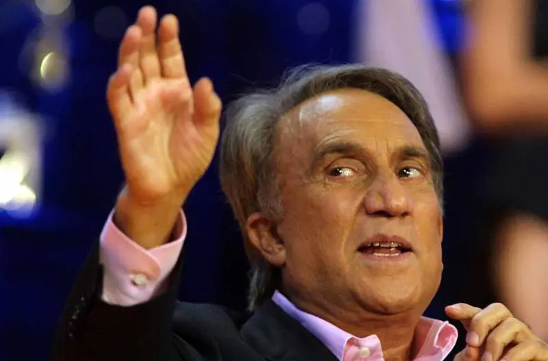 Fede s’infuria coi Grillini e abbandona Annozero