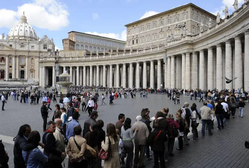 Pedofilia in Irlanda, è scontro anglicani-cattolici 
L'Osservatore: "E' una campagna diffamatoria"