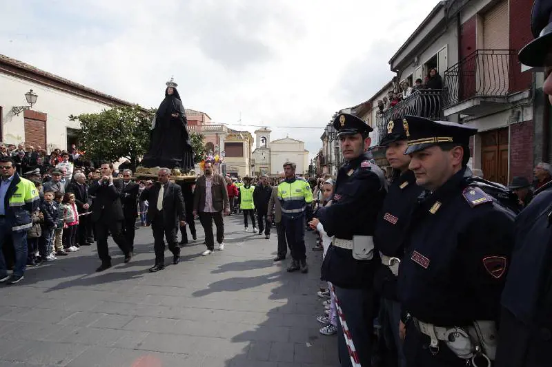 Calabria, alla Affruntata 
il vescovo: no alle cosche