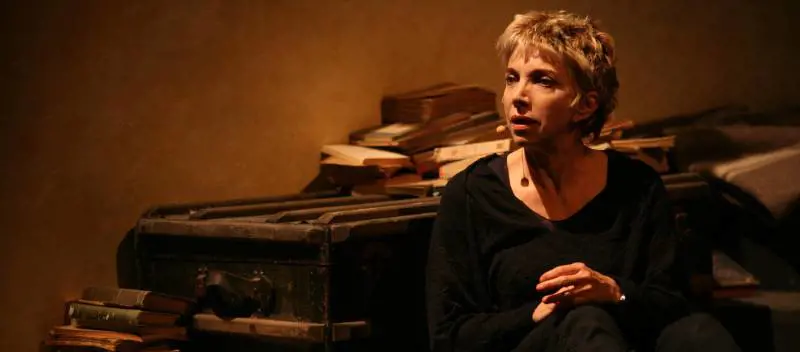 Mariangela in dolente attesa come solo le donne sanno fare