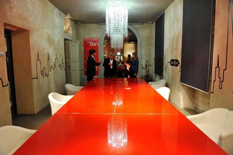 E la casa diventa unica coi mobili scultura