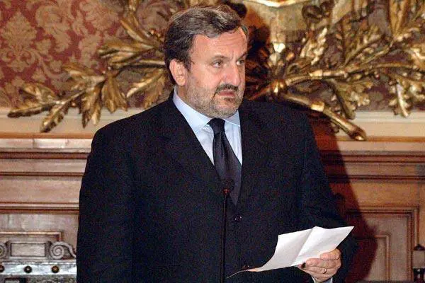 Bari, appalto bloccato mette nei guai Emiliano