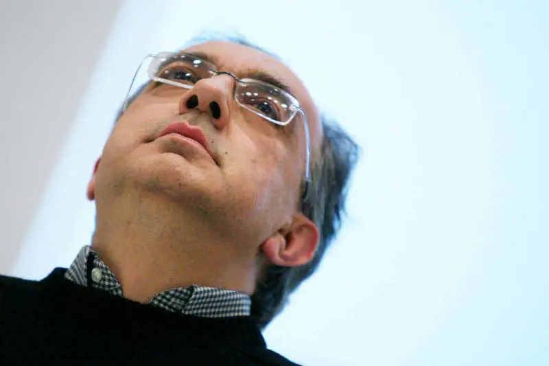 Marchionne raddoppia: 
"Spin off entro 6 mesi" 
Elkann: "Passo storico"