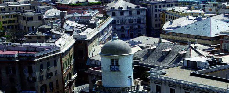 Bandiera, crocifisso e liti: il Municipio va in confusione