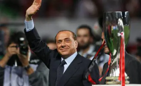 Berlusconi non vende il Milan: 
"Potrei perdere in popolarità"