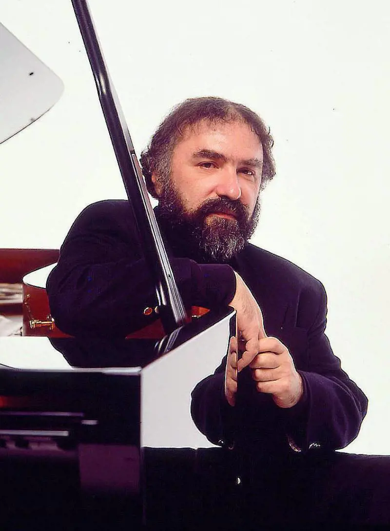 Una Suite di Bach sulla marimba nella stagione Gog